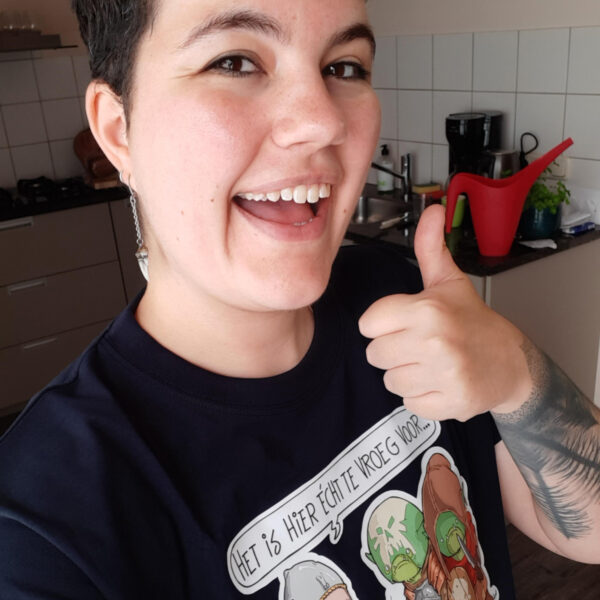 T-shirt "Het is hier écht te vroeg voor" - Afbeelding 3
